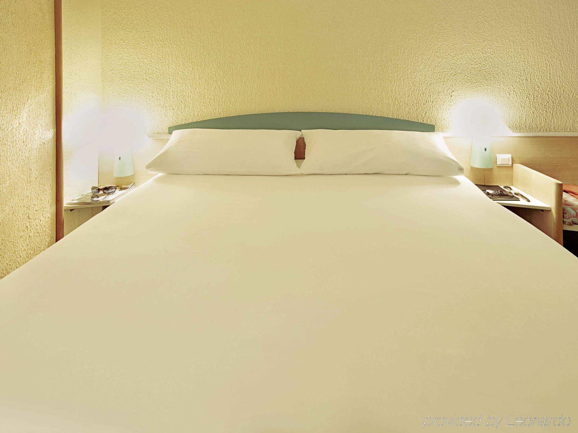 ibis Archamps Porte de Genève Buitenkant foto