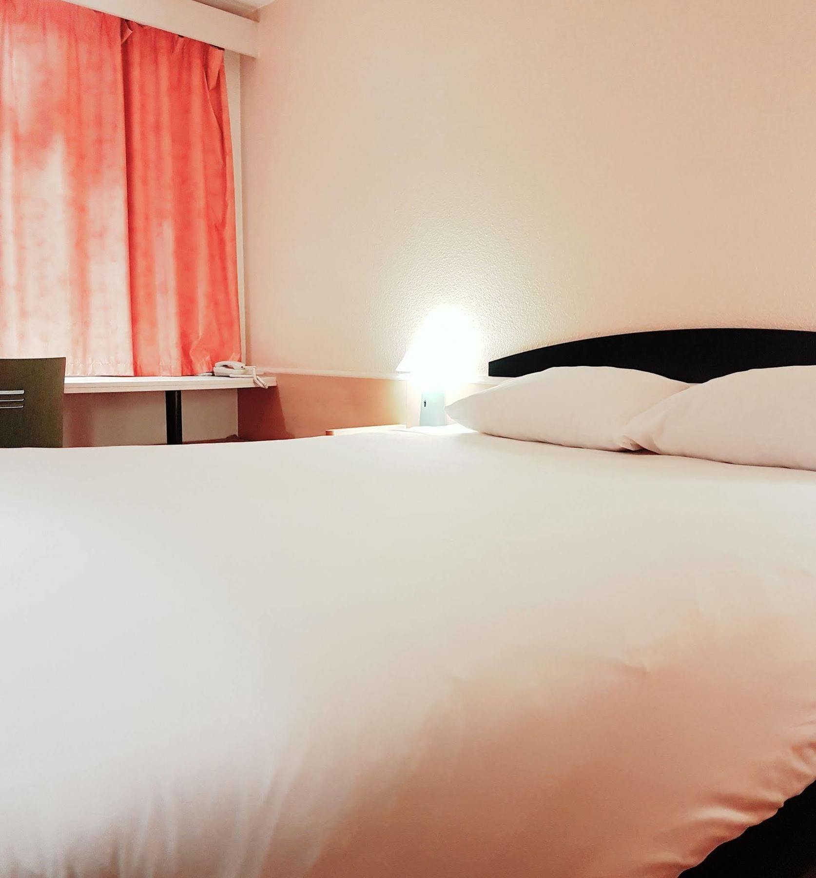 ibis Archamps Porte de Genève Buitenkant foto